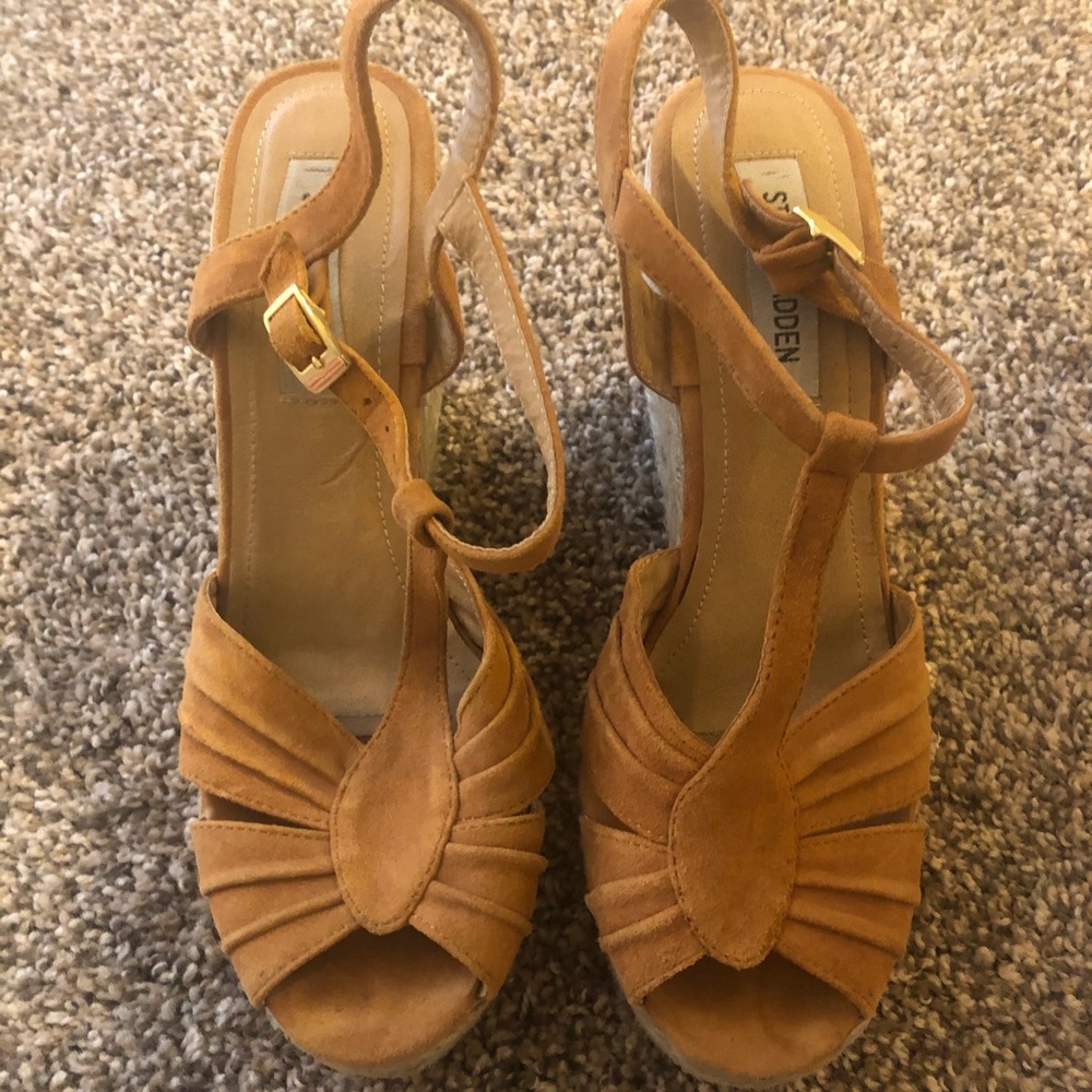Steve Madden platform wedges in mustard/rust.